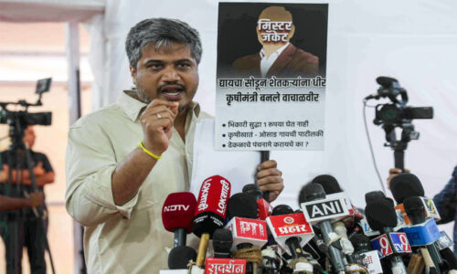 रोहित पवार के आरोपों पर क्या सुनेत्रा साथ हैं?