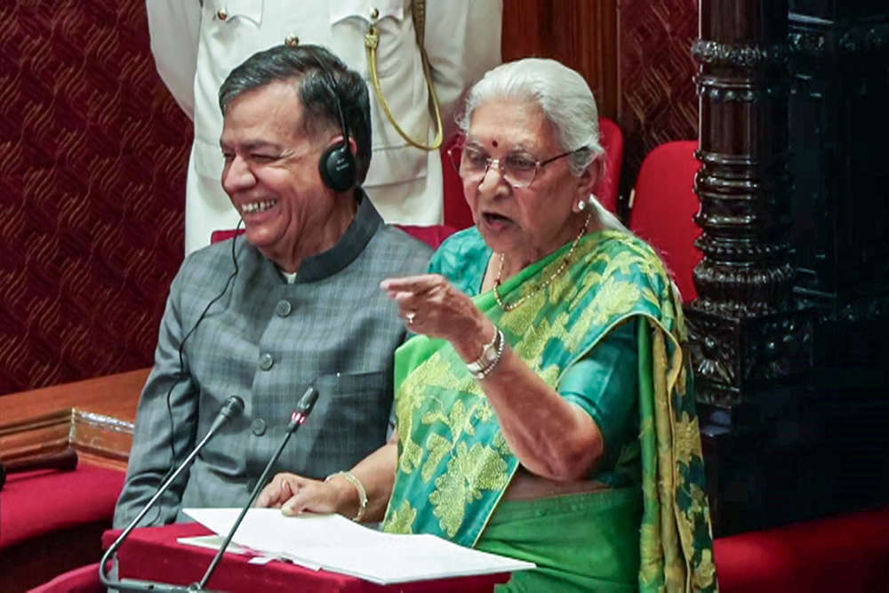 भाजपा नेता की तरह आनंदी बेन का जवाब