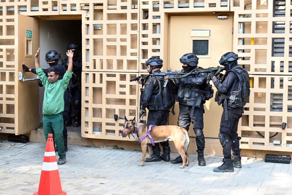 नीति बनाम नीयत