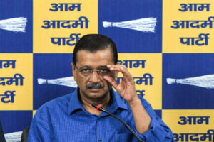 केजरीवाल ने मुख्य निर्वाचन आयुक्त के इस्तीफे की मांग का समर्थन किया