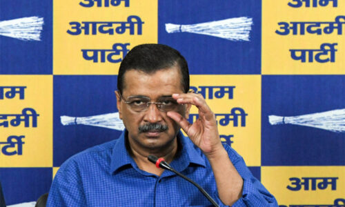 केजरीवाल खुद पैरवी करेंगे, जज बदलने की मांग