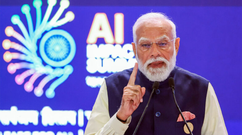 भारत में जीतेगा झूठ ही!