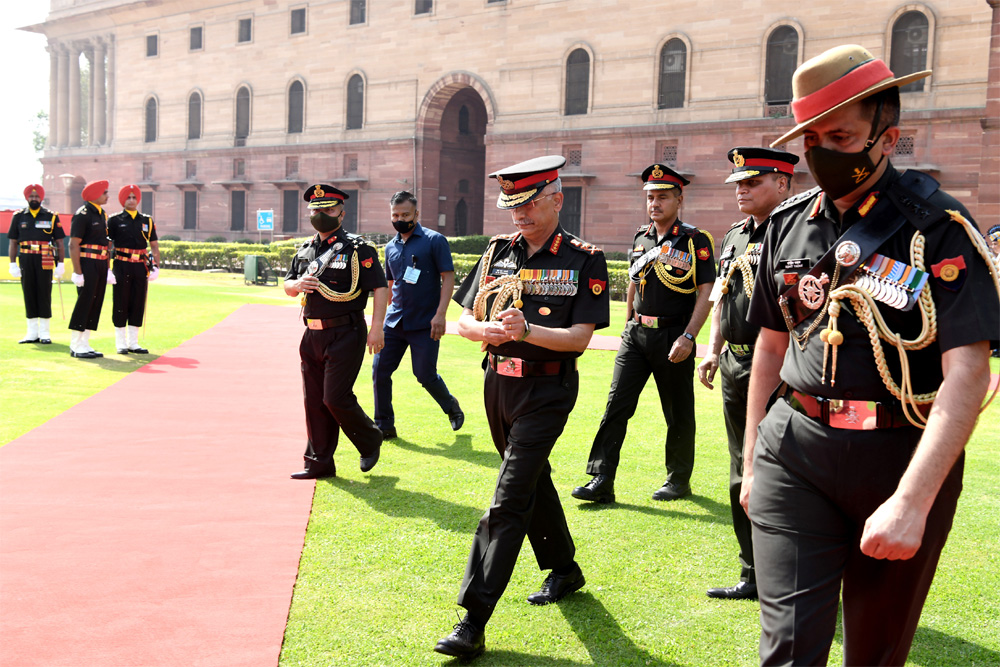 एक नेहरू थे, एक मोदी है।