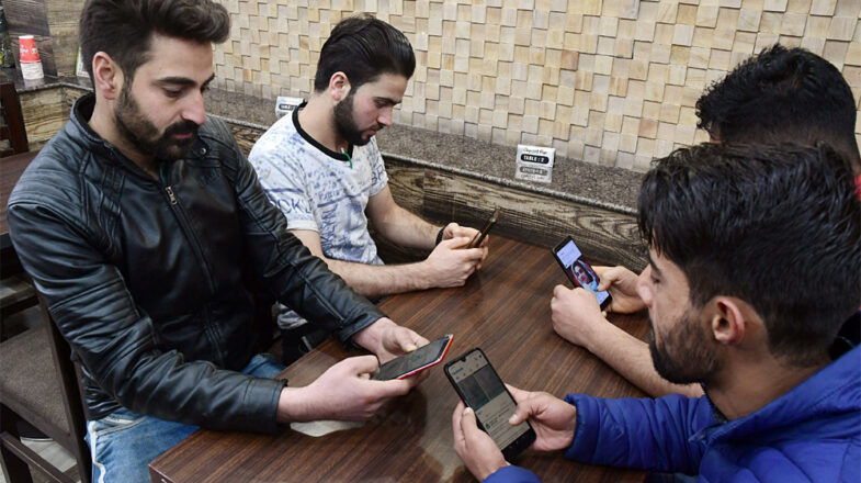 सोशल मीडिया बैन रामबाण नहीं है