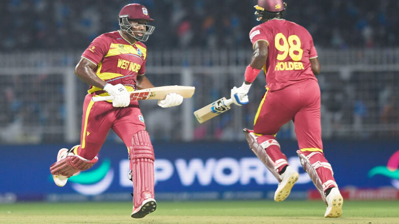 टी20 वर्ल्ड कप अभियान खत्म, मगर घर वापसी में कैरेबियन खिलाड़ियों को देरी