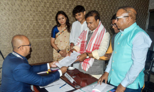 असम  चुनाव : हिमंता सरमा ने भरा नामांकन, सातवीं बार चुनावी मैदान में मुख्यमंत्री