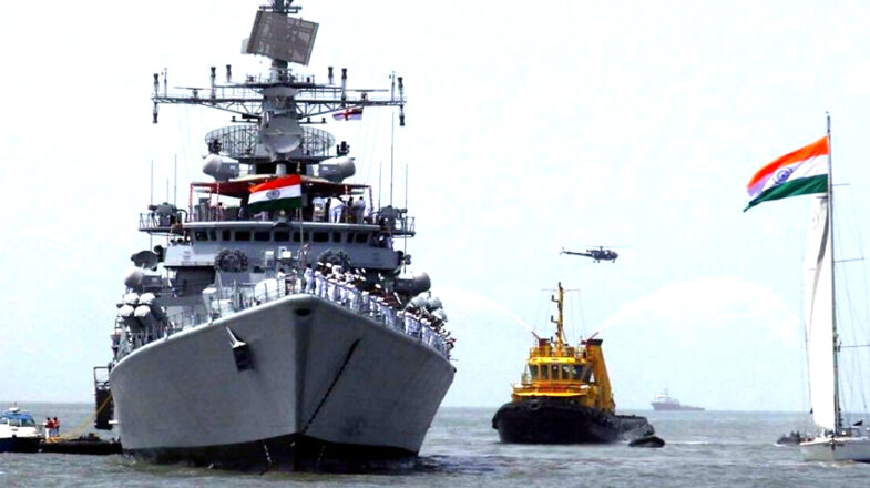 स्ट्रेट ऑफ होर्मुज से भारतीय फ्लैग शिप के आने का सिलसिला जारी, नेवी के वॉरशिप कर रहे हैं एस्कॉर्ट