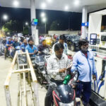 केंद्र ने पेट्रोल और डीजल पर एक्साइज ड्यूटी 10 रुपए प्रति लीटर घटाई