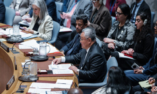 ईरान पर पाबंदी में ढील दे सकता है अमेरिका