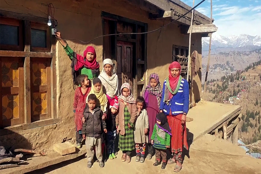 अकेले लोगों का मीडिया!