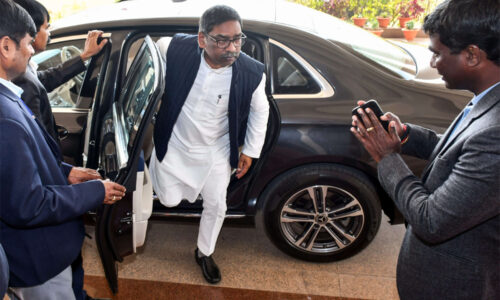 हेमंत को नहीं मना सकी कांग्रेस