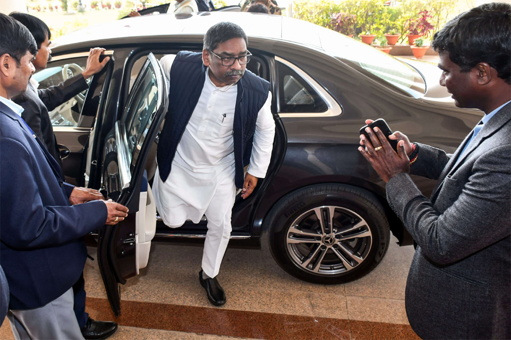 हेमंत को नहीं मना सकी कांग्रेस