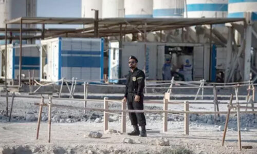 ईरान ने अमेरिका को दी बड़ी जवाबी कार्रवाई की चेतावनी- ऊर्जा ठिकानों को निशाना बनाया