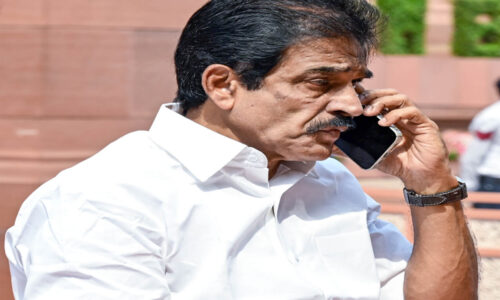 केरल में केसीवी के चहेतों को टिकट