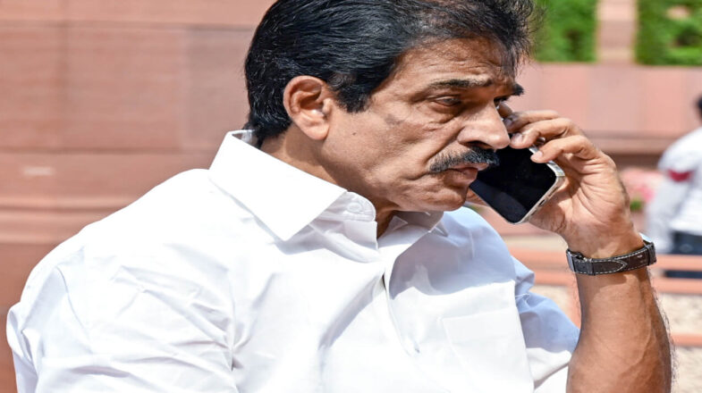 केरल में केसीवी के चहेतों को टिकट