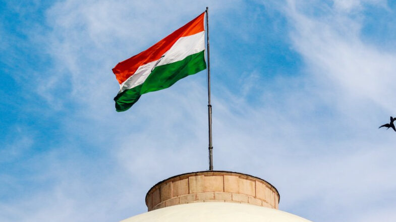 फ्लाइट कैंसिल होने की वजह से कतर में शॉर्ट-टर्म वीजा वाले कई भारतीय फंसे