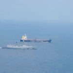 स्ट्रेट ऑफ हॉर्मुज को कैसे पार करना है, भारतीय फ्लैग्ड शिप्स को नेवी कर रही है गाइड