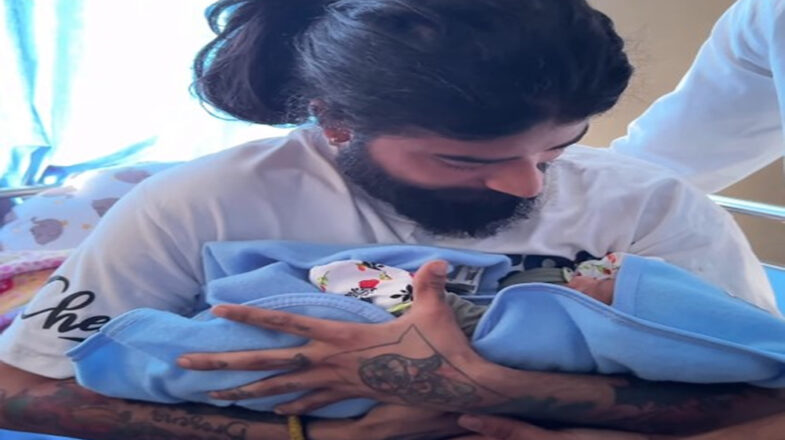 पिता बने अनुराग डोभाल ने दिखाई बच्चे की झलक