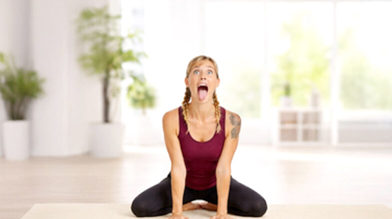 मन को शांत और शरीर को ऊर्जावान बनाने के लिए करें ‘सिंहगर्जनासन’