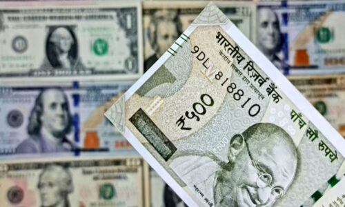 डॉलर के मुकाबले रुपया पहली बार 95 के पार
