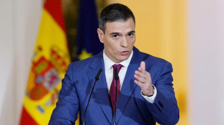 स्पेन ने अमेरिकी विमानों के लिए बंद किया एयरस्पेस