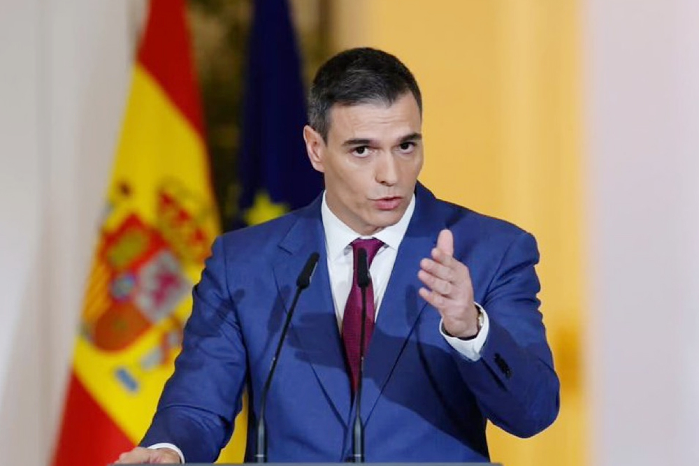 स्पेन ने अमेरिकी विमानों के लिए बंद किया एयरस्पेस