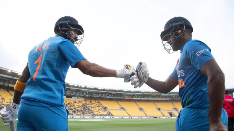 जब संजू सैमसन लाइन तोड़कर केएल राहुल से मिलने पहुंचे