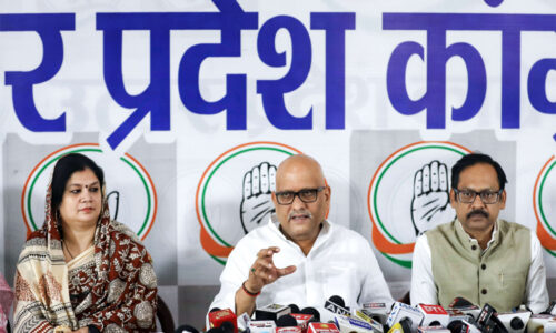 कांग्रेस की राजनीति से सपा परेशान