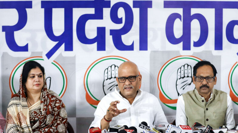 कांग्रेस की राजनीति से सपा परेशान