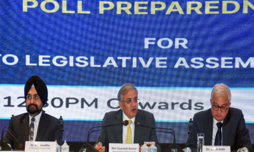 संविधान पवित्र या चुनाव की तारीख?