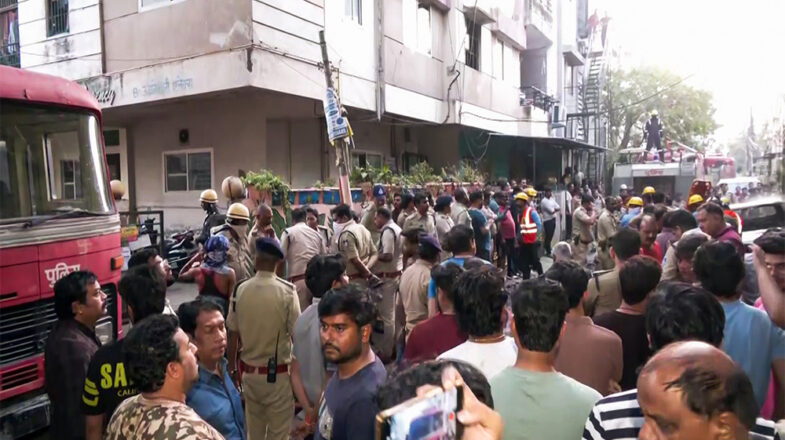 इंदौर में ईवी चार्जिंग से आग, आठ की मौत