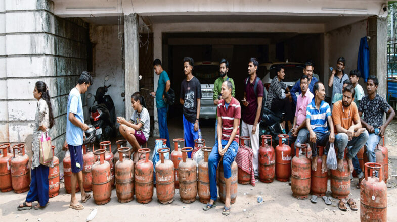 गैस नहीं तो कोयला है, नाले से गैस है!