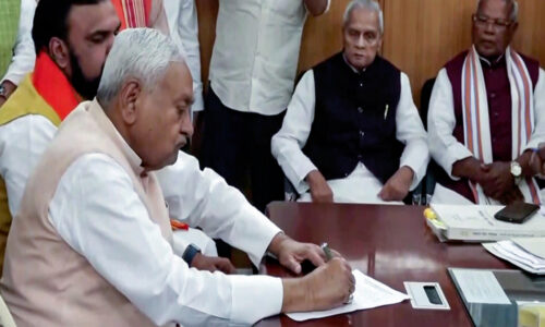 नीतीश सीएम पद छोड़ेंगे