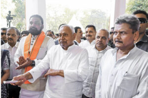 नीतीश के कारण बनी अनोखी स्थिति