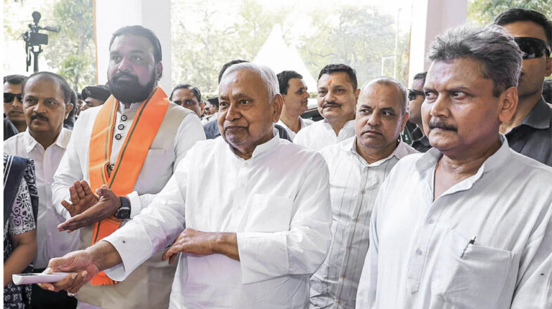 नीतीश के कारण बनी अनोखी स्थिति