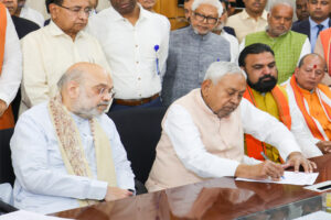 बेहतर विदाई के हकदार थे नीतीश