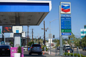 इजरायल-अमेरिका और ईरान में तनाव से तेल की कीमतों में आया उछाल