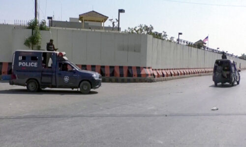 पाकिस्तान में अमेरिकी दूतावास निशाने पर