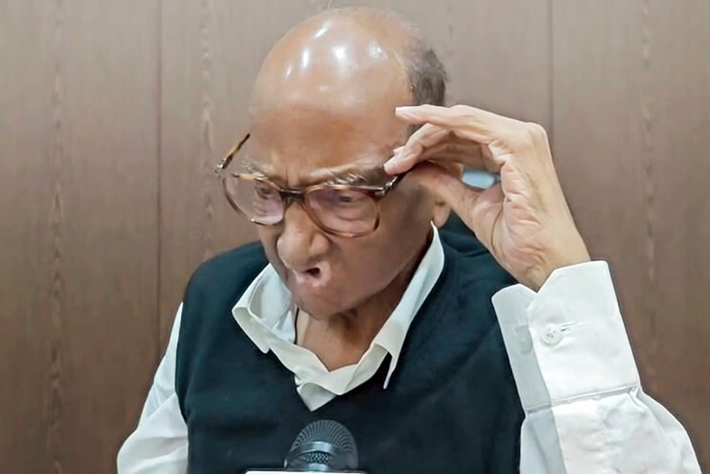 पवार की राजनीति पर नजर