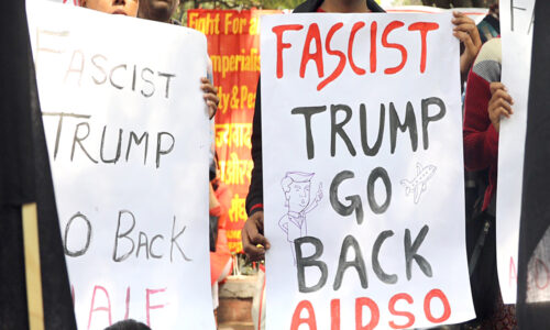 ट्रंप के खिलाफ 80 लाख लोगों का प्रदर्शन