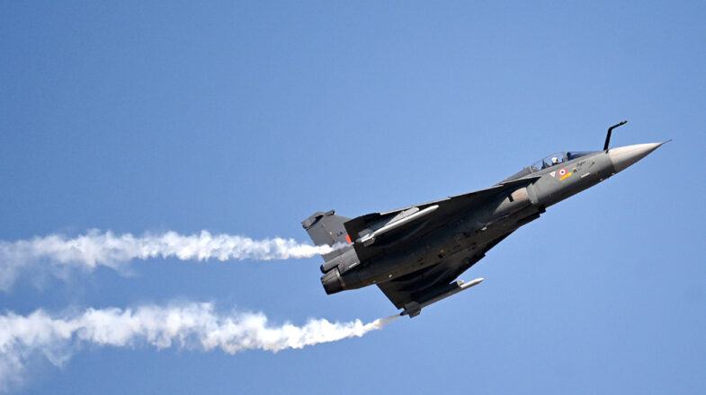 भारत में तेजस फाइटर जेट इंजन का रिपेयर सेंटर बनाने के लिए जीई एयरोस्पेस और भारतीय वायुसेना ने किया समझौता