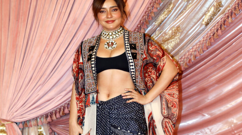 मेकअप में और खराब लगती हूं, नेहा शर्मा ने खुद पर किया मजेदार कमेंट