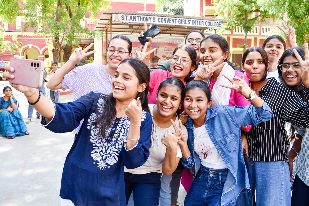 यूपी बोर्ड की 10वीं-12वीं का रिजल्ट जारी