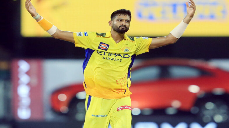 चेन्नई सुपर किंग्स को लगा बड़ा झटका, आईपीएल 2026 से बाहर हुए खलील अहमद