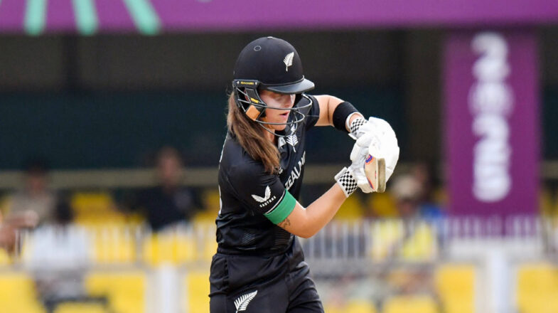 कप्तान अमेलिया केर के शतक की बदौलत न्यूजीलैंड ने रचा इतिहास