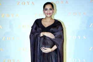 आप सभी का काम शब्दों से परे…मां बनी सोनम कपूर ने हॉस्पिटल की टीम का जताया आभार