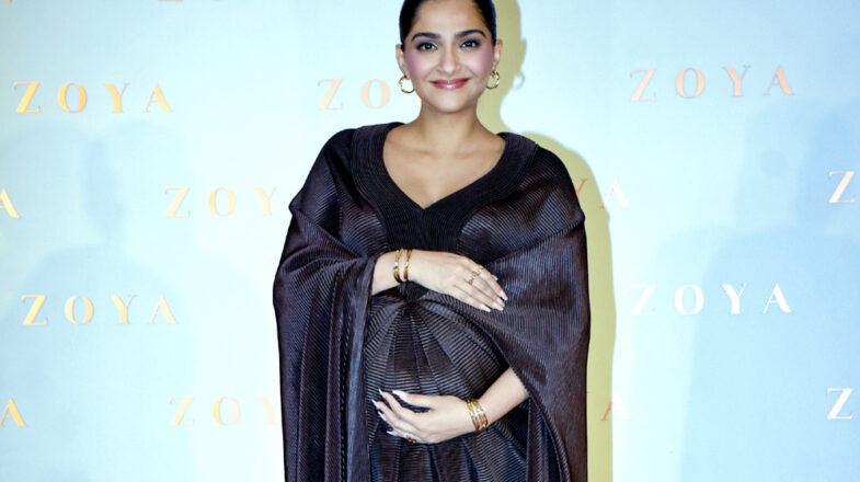 आप सभी का काम शब्दों से परे…मां बनी सोनम कपूर ने हॉस्पिटल की टीम का जताया आभार