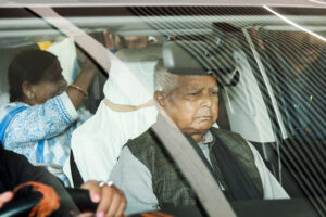 लालू यादव को सुप्रीम कोर्ट से झटका, एफआईआर और चार्जशीट रद्द करने की मांग वाली याचिका खारिज