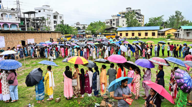 असम में बंपर वोटिंग, 3 बजे तक 76 प्रतिशत मतदान