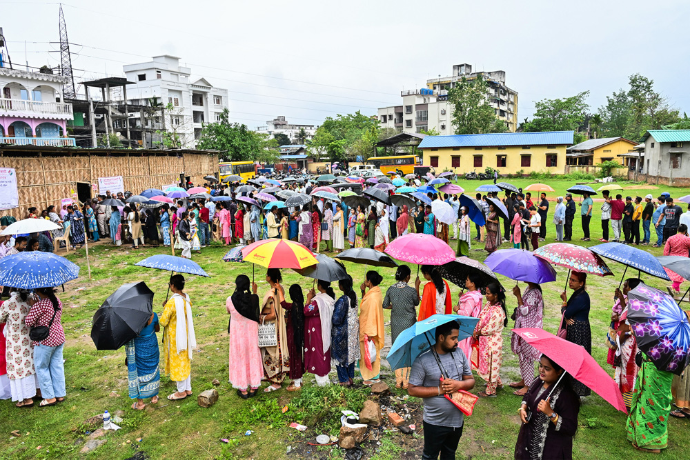असम में बंपर वोटिंग, 3 बजे तक 76 प्रतिशत मतदान